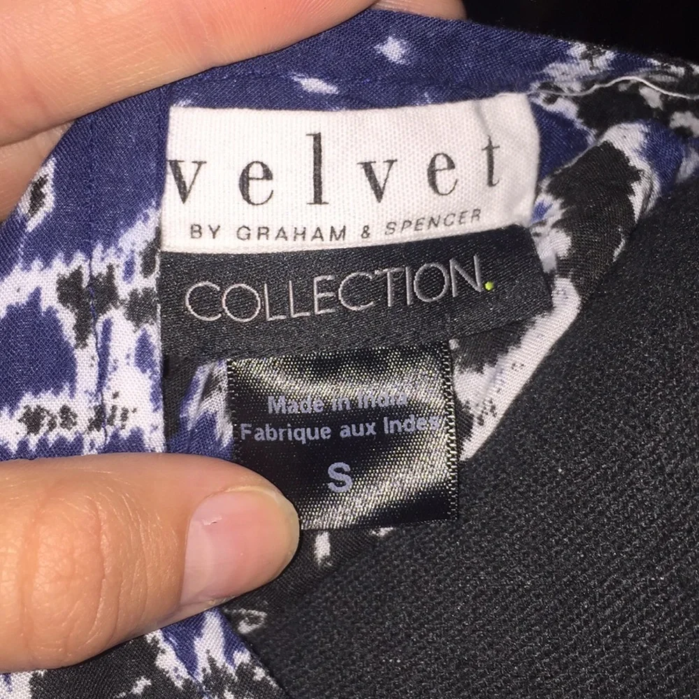 Velvet by Graham & Spencer patterned blouse!